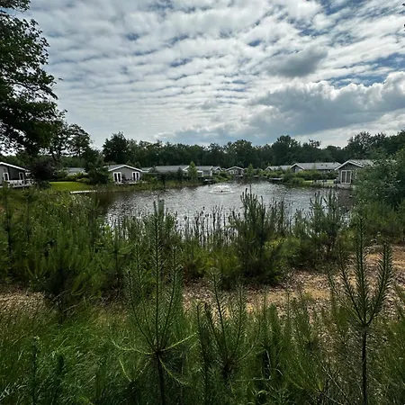 Ruim Op De Veluwe In Op Recreatiepark Topparken Met Vrije Tuin En Eigen Parkeerplaats *