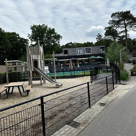 Ruim Op De Veluwe In Op Recreatiepark Topparken Met Vrije Tuin En Eigen Parkeerplaats Beekbergen