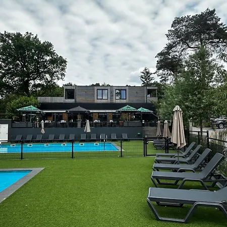 Ruim Chalet: Veluwe Retreat With Private Garden *
