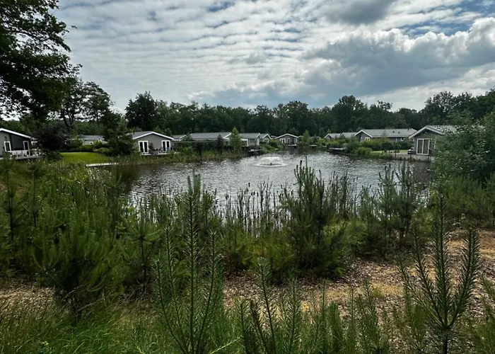 Ruim Op De Veluwe In Op Recreatiepark Topparken Met Vrije Tuin En Eigen Parkeerplaats *